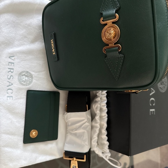 Authentic Versace Medusa Biggie Crossbody Bag w/ Matching Card Holder – - Picture 3 of 5